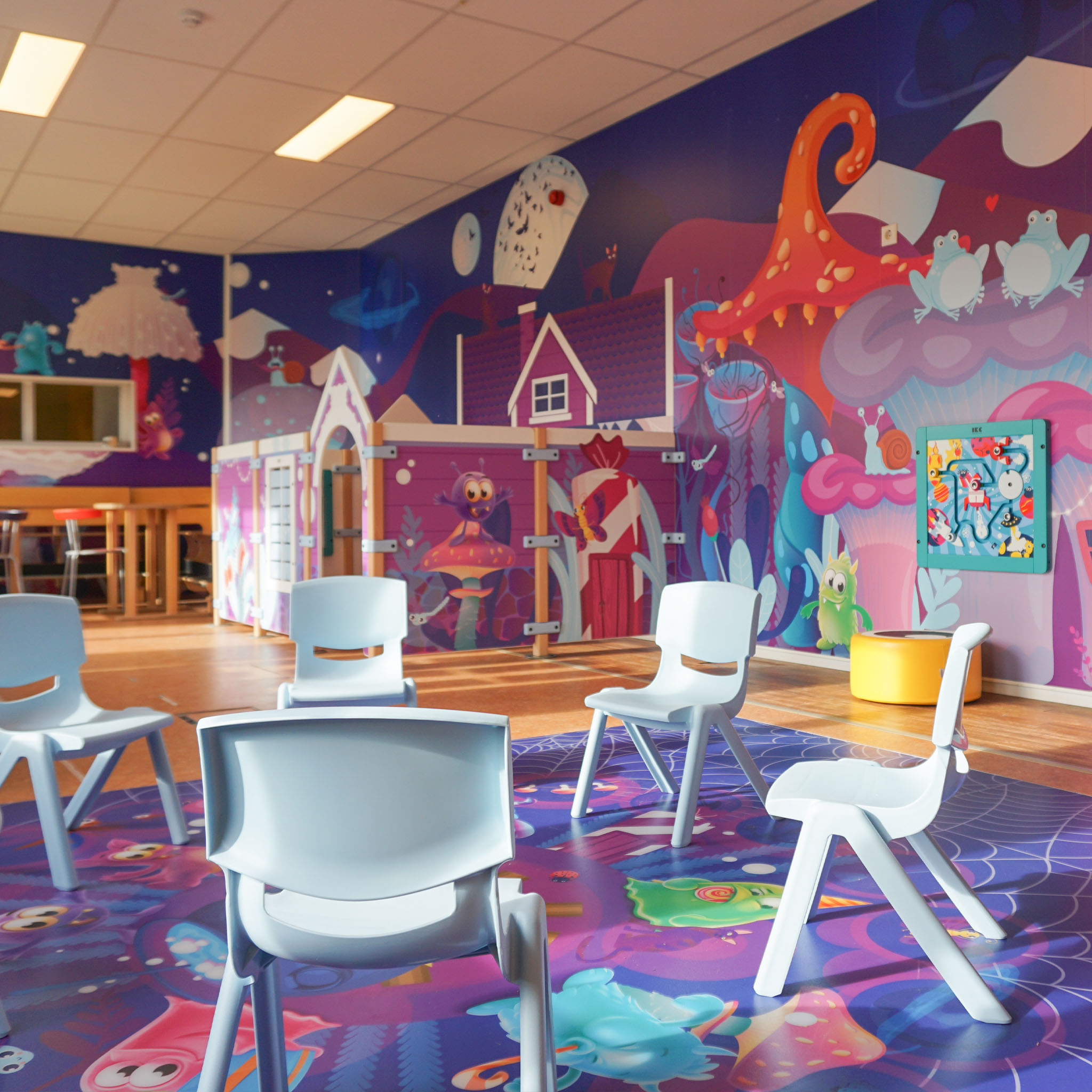 IKC speelruimte voor kinderen bij kinderdagverblijf 't Parelbosch in Eindhoven IKC speelruimte voor kinderen bij kinderdagverblijf 't Parelbosch in Eindhoven